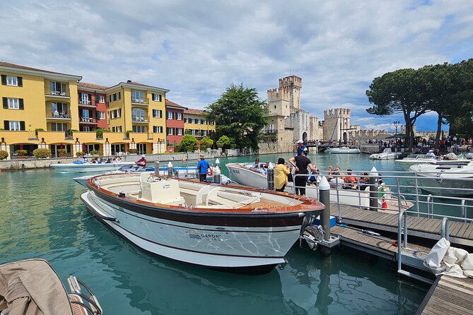 From Milan: Verona, Sirmione and Lake Garda Tour with Boat Cruise - Exploring Verona: The City of Romeo and Juliet