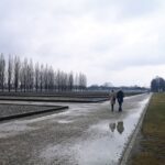 From Munich: Dachau Memorial Site Tour in Spanish - Key Points