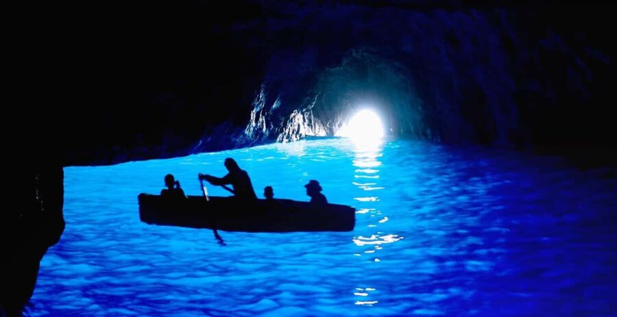 From Naples: Capri Private Boat Tour Exclusive Experience - Choosing the Right Boat for Your Capri Adventure
