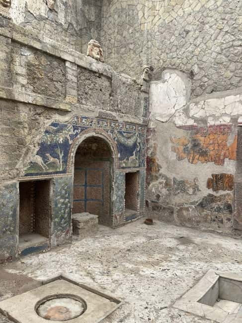From Naples: Explore Herculaneum Ruins and Vesuvius - Exploring the Archaeological Site of Herculaneum