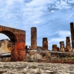 From Naples: Pompeii private tour with lunch at the slopes of Mt Vesuvius - Exploring Pompeii’s Ruins with an Expert Guide
