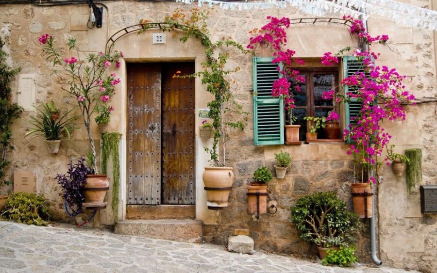 From Nice: Provence and its Medieval Villages Full-Day Tour - Explore Grasse: The Perfume Capital of the World