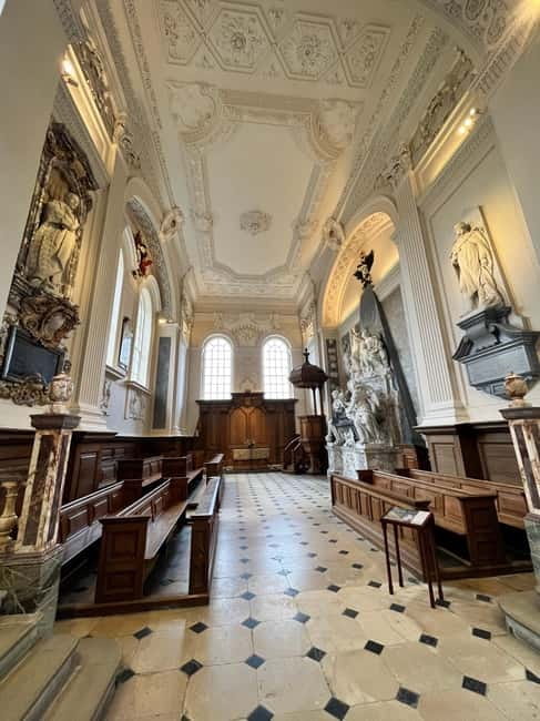 From Oxford: Churchill Tour to Blenheim Palace & his grave. - Exploring Woodstock’s Historic Charm and Lunch at The Star Inn