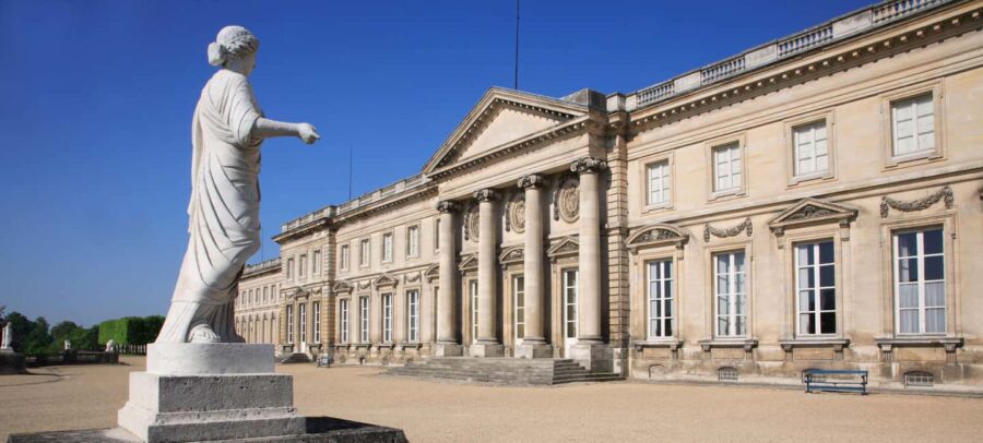 From Paris: Compiègne, Pierrefonds, and Senlis Tour - Authentic Lunch in Pierrefonds Village