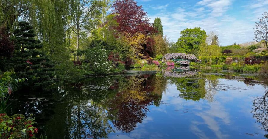 From Paris : Half Day GIVERNY on a PRIVATE TOUR - Starting Your Day with Private Pick-Up in Paris