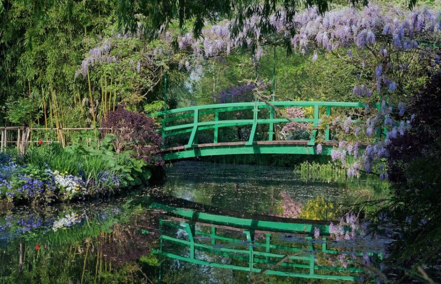 From Paris: Private Day Trip to Giverny and Auvers sur Oise - Monet’s House and Gardens in Giverny