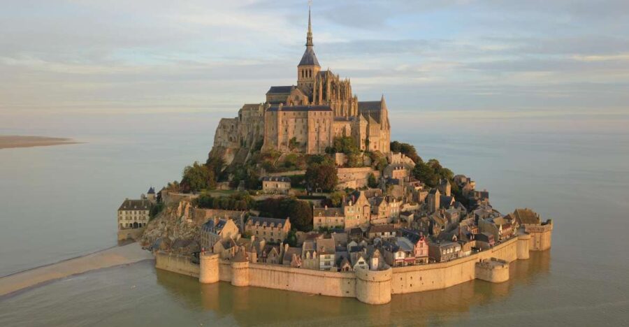 From Paris: Private Mont St-Michel and Honfleur Day Tour - Exploring Mont Saint-Michel’s Medieval Charm