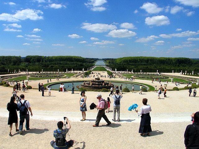 From Paris: Versailles Guided Tour by Deluxe Minibus - Skip the Line with Organized Access to Versailles