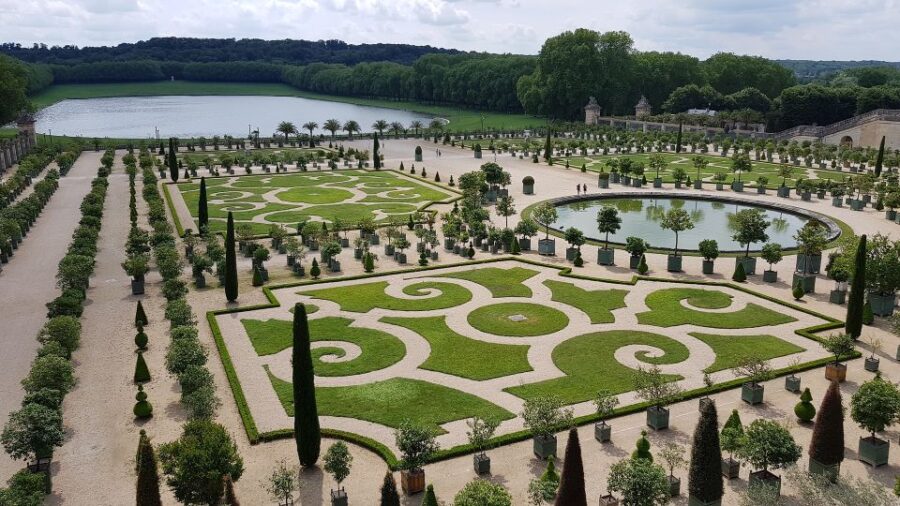 From Paris: Versailles Palace and Gardens Guided Experience - Exploring the Gardens with Skip-the-Line Access