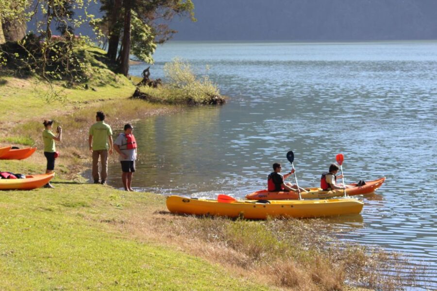 From Ponta Delgada: Sete Cidades Jeep, Bike, & Kayak Ride - Kayaking Inside the Volcanic Lagoon