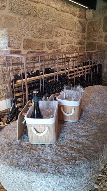 From Porto: Private Vinho Verde wine tour with tasting, lunch, and palace visit. - Starting in Porto: Convenient Pick-Up and Transportation