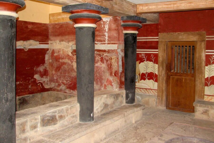 From Rethymno: Knossos Palace and Heraklion City Day Trip - Discover the Mysteries of Knossos Palace