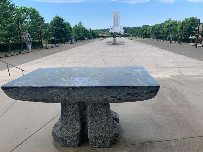 From Riga: Hill of Crosses and Siluva Day Trip - Guided Tour of the Hill of Crosses