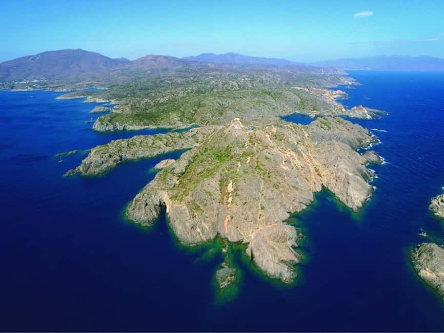 From Roses: Adventure in Cap de Creus: Discover and Swim in a Wild Cove - Navigating the Spectacular Coast of Cap de Creus