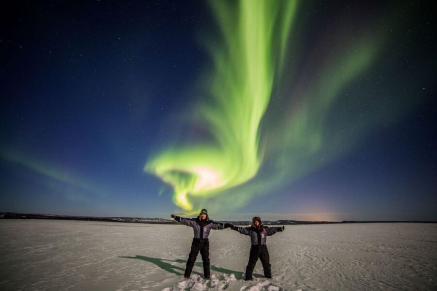 From Rovaniemi: Lakeside Auroras Paparazzi Photography - Pickup and Drop-off at Multiple Rovaniemi Locations