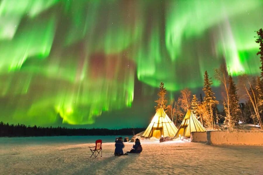 From Rovaniemi: Northern Lights Van Tour with Photos - Exploring the Finnish Wilderness by Van