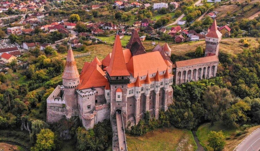 From Sibiu: Alba Carolina Citadel and Corvin's Castle Tour - Exploring Corvins Castle in Hunedoara