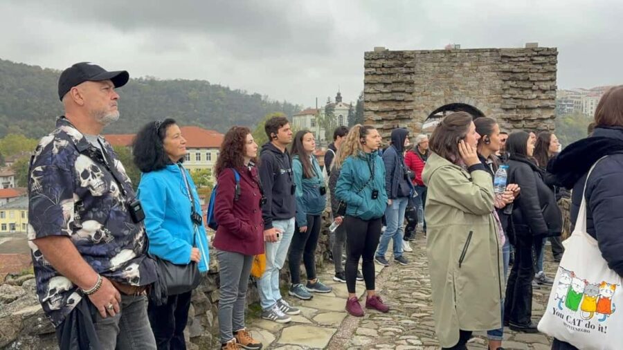 From Sofia: Veliko Tarnovo Day Tour - Navigating Veliko Tarnovo’s Historic Center