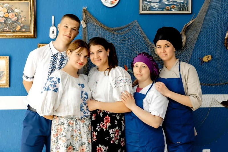 From Tallinn: Culinary and Cultural Tour to Eastern Estonia - Tasting Traditional Dishes at Lakeside Cafes