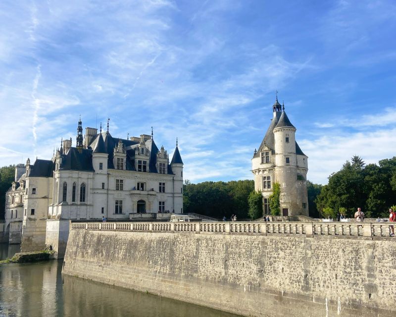 From Tours: Chambord, Chenonceau & Lunch at Family Chateau - Lunch at the Family-Owned Château of Villesavin