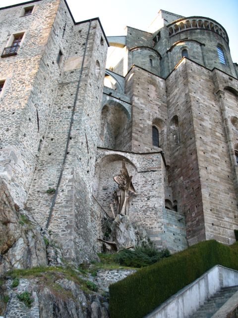 From Turin: Half-Day Medieval Sacra di San Michele Tour - Exploring the Architectural Marvel of Sacra di San Michele