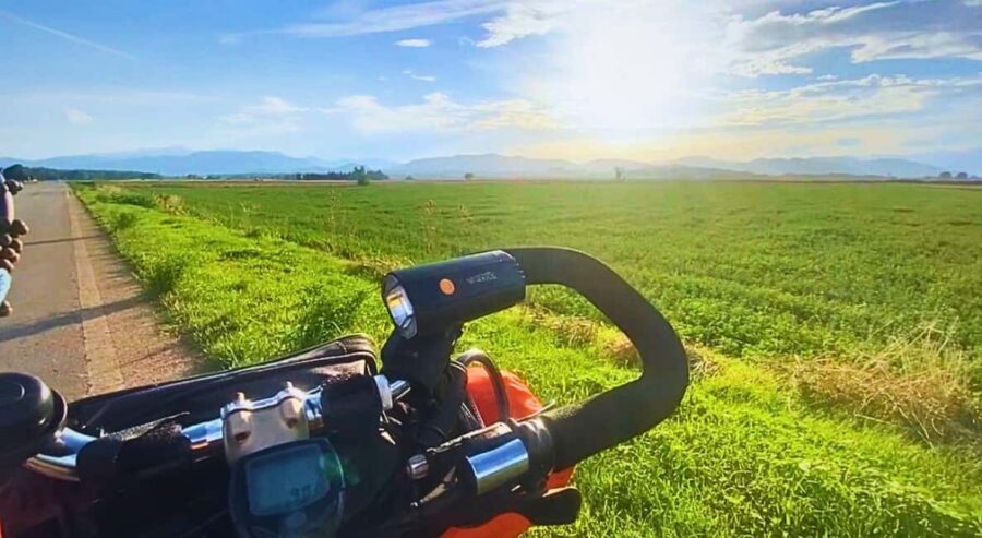 From Viareggio to Barcelona: Mediterranean Bike Adventure - Crossing into France: The Glamorous French Riviera