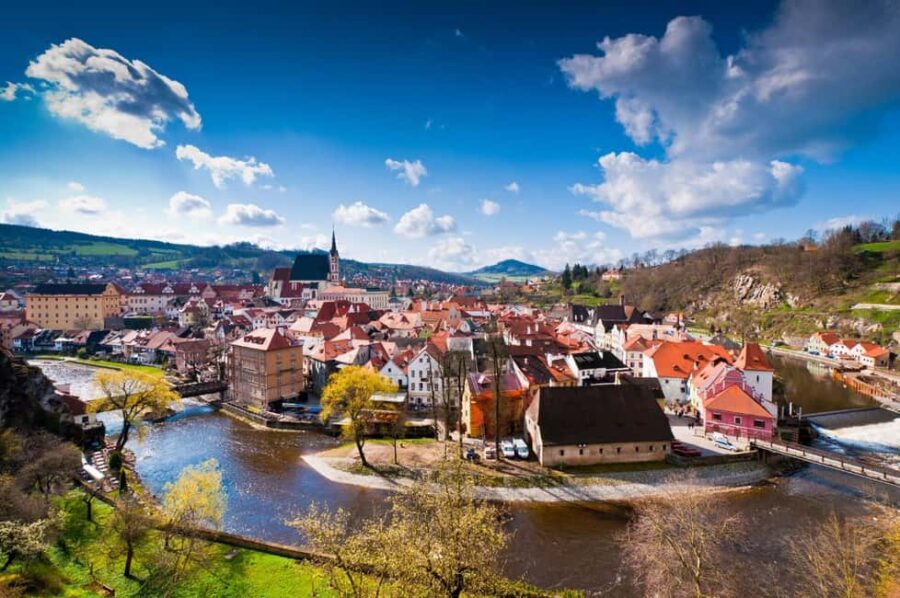 From Vienna: Cesky Krumlov Small-Group Guided Day Trip - Starting Point and Comfortable Transport from Vienna