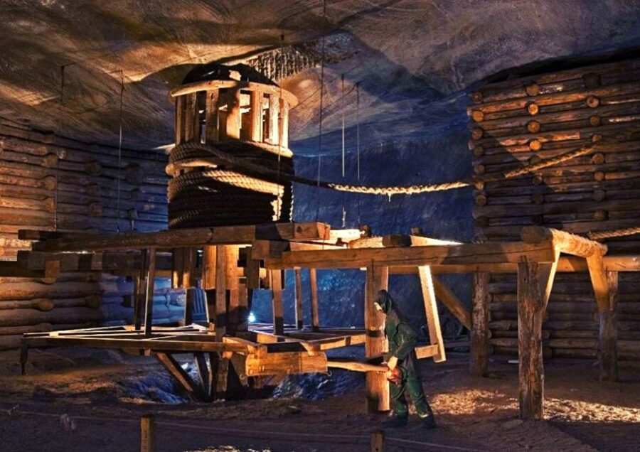 From Warsaw: Krakow & Wieliczka Small Group Tour with Lunch - The Start: From Warsaw to Wieliczka Salt Mine