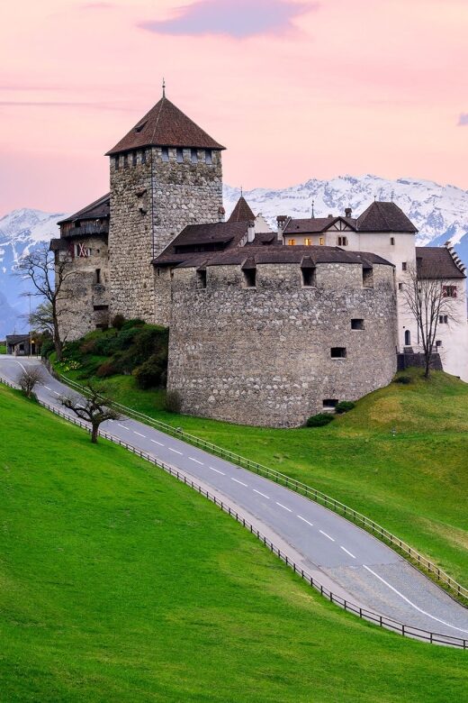 From Zurich: Private 4 Countries in 1 Full-Day Tour - Starting Point and Duration of the Tour