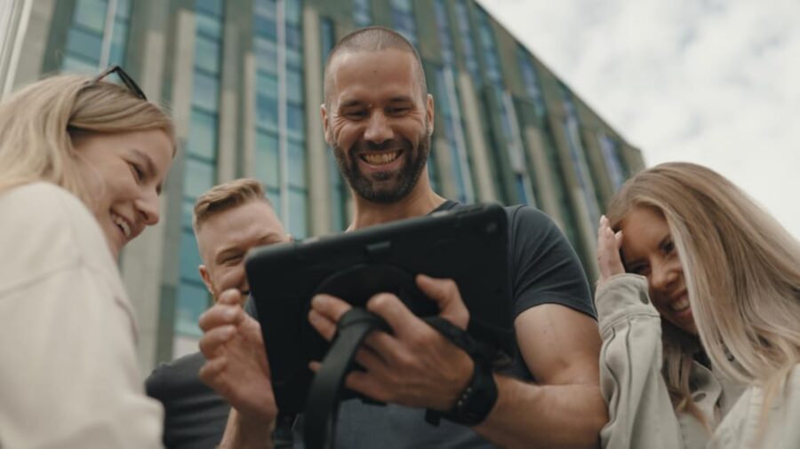 Frozen Mysteries: Catch Cobra & Savor Soft Ice in Dresden - Starting Point at the Käseglocke