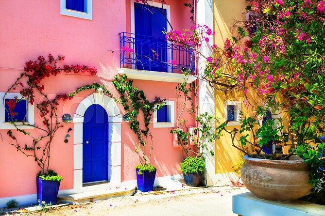 Full-Day Assos & Fiscardo Island Tour in Kefalonia - Exploring the Village of Assos’s Vibrant Charm