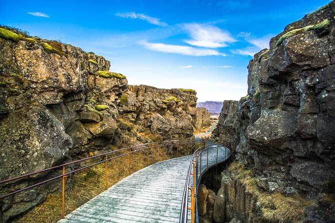 Full-Day Golden Circle Private Tour from Reykjavík - Starting the Day at Thingvellir National Park