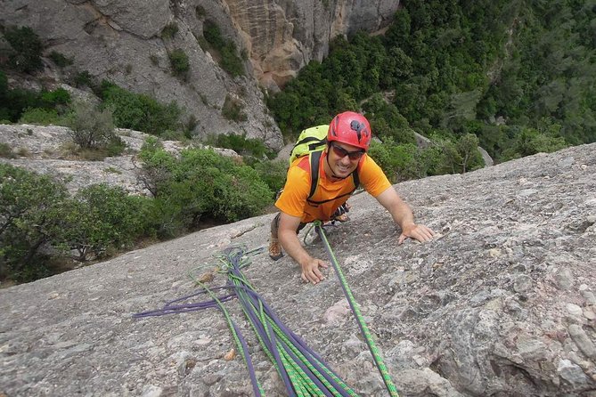 Full-day Guided Rock Climbing Trip in Montserrat, Barcelona - Expert Guides with Extensive Climbing Knowledge
