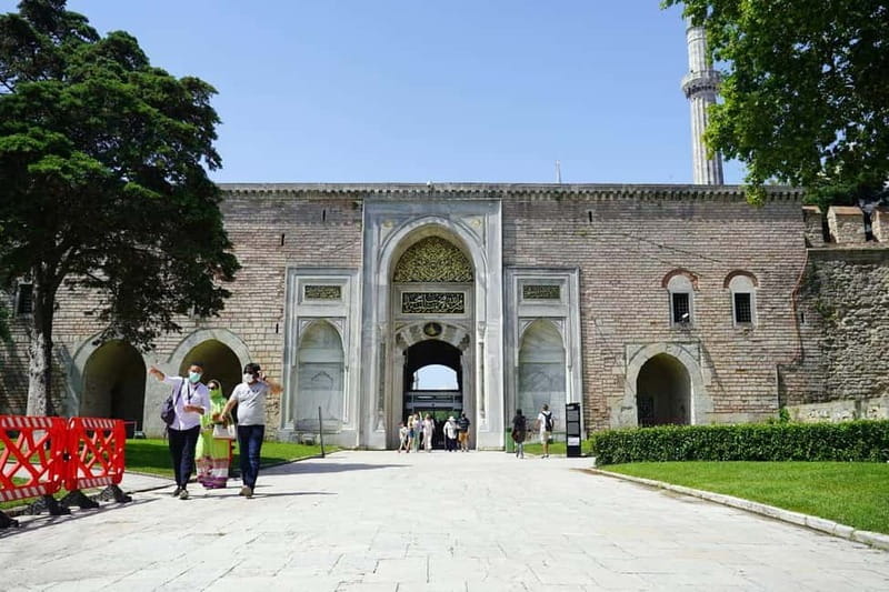 Full-Day Istanbul Ottoman and Byzantine Historical Tour - Exploring Hagia Sophia: The 6th-Century Marvel