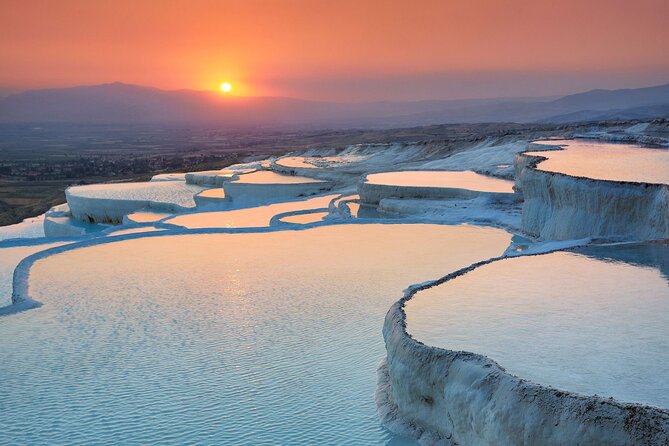 Full Day Pamukkale Guided Tour From Izmir With Lunch - Discovering Pamukkale’s Thermal Pools and White Terraces