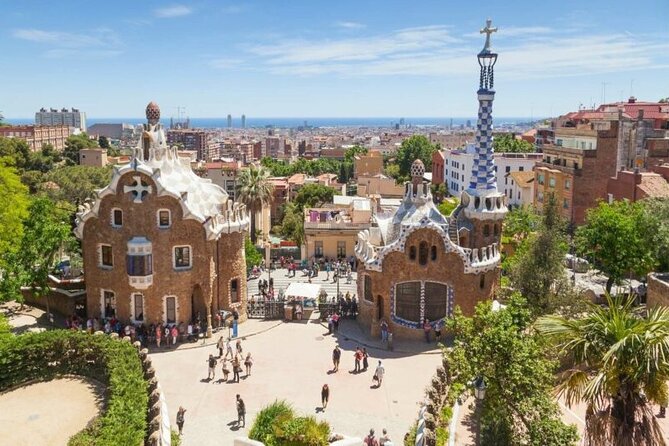 Full-Day Private Guided All Inclusive Barcelona Shore Excursion - Visiting the Majestic Barcelona Cathedral and Its Rooftop Views