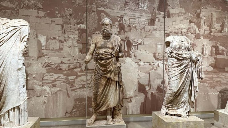 Full Day Private Tour Delphi Navel Of Earth Hosios Loukas - Exploring Mount Parnassus and Scenic Mountain Views