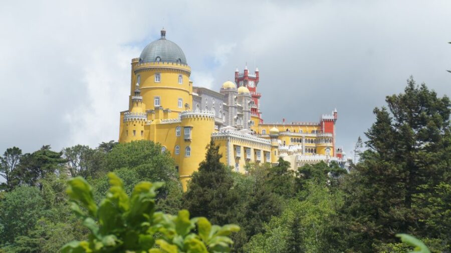 Full-day Private tour in Sintra and important landmarks - Starting Point and Duration of the Tour