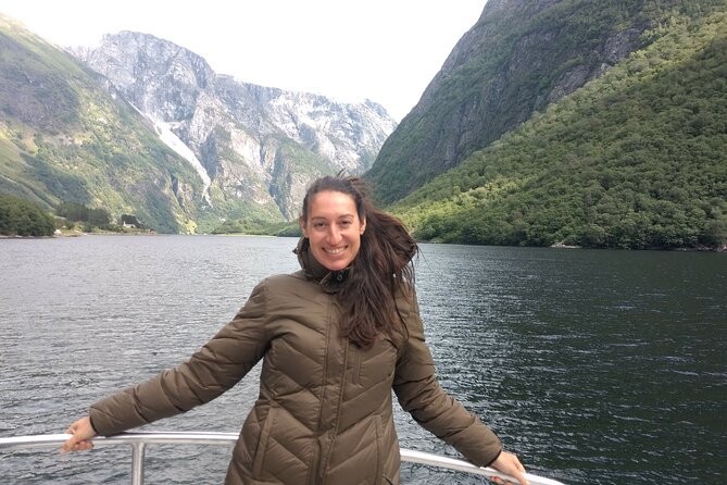 Full Day Private Tour to Flam with Pick Up - Visiting Tvindefossen Waterfall