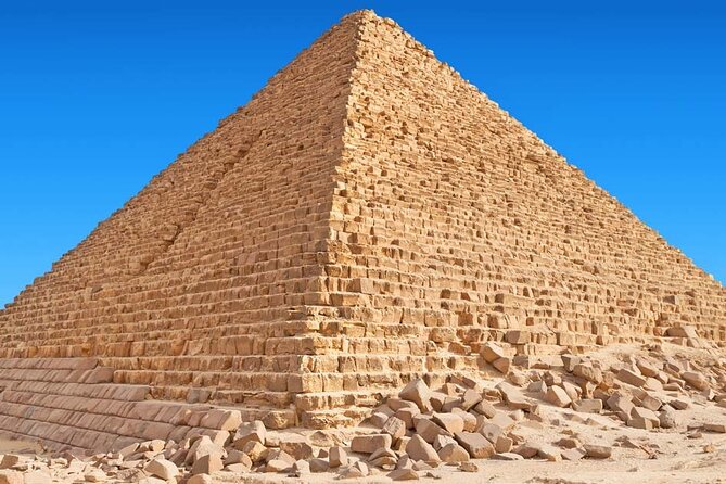 Full Day Private Tour to Giza Pyramids and Grand Egyptian Museum - Visiting the Grand Egyptian Museum