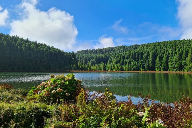 Full Day Private Tour West & East in São Miguel Island - Exploring Sete Cidades’ Spectacular Viewpoints and Crater Lakes