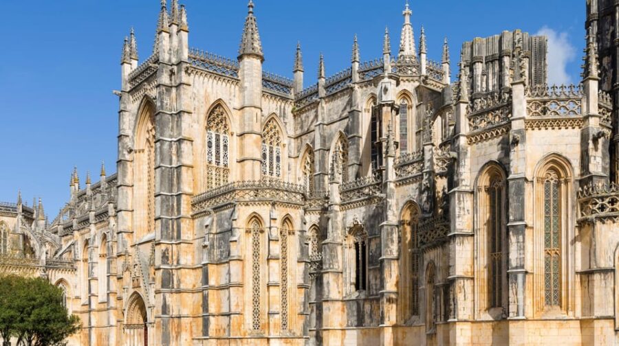 Full Day Tour Fatima, Nazare and Obidos - Visiting the Sanctuary of Fátima and the Chapel of Apparitions