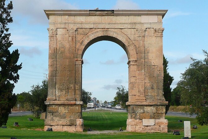 Full Day Visiting Tarragona and Sitges from Barcelona - Roman and Modern Coastal Spots: From the Arch of Bará to Sitges