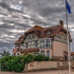 Full Private British/Canadian Day Tour in Bayeux - Visiting the Longues-sur-Mer Battery