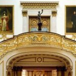 Full Royal Tour: Royal London & Buckingham Palace Tour - Iconic Landmarks at Trafalgar Square and Horse Guards Parade