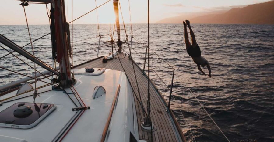 Funchal: Sunset Sailing Private Tour - Enjoy the Best Sunset Views from a Private Sailboat