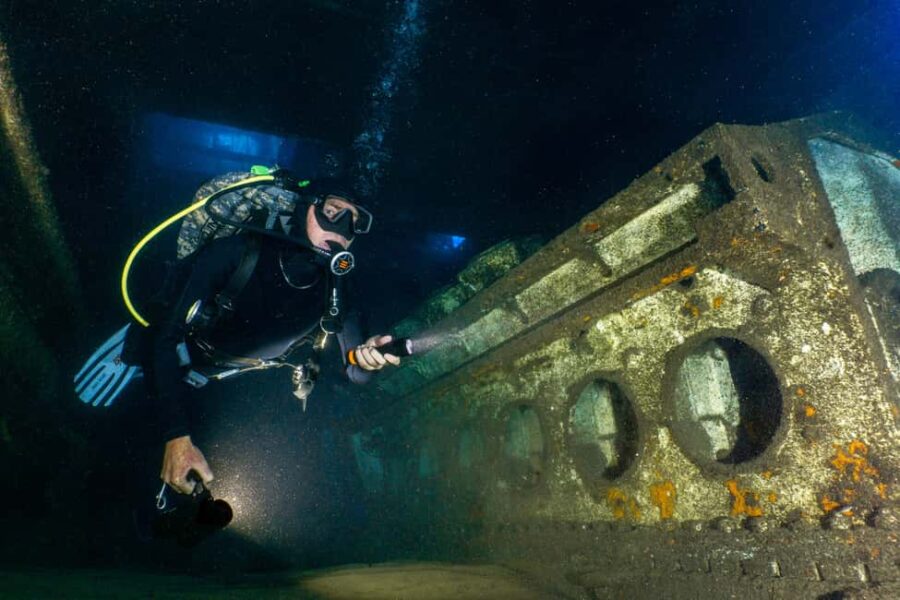 Funchal: Wreck dive F488 Frigate - certified divers - How the Tour Begins at Madeira Divepoint