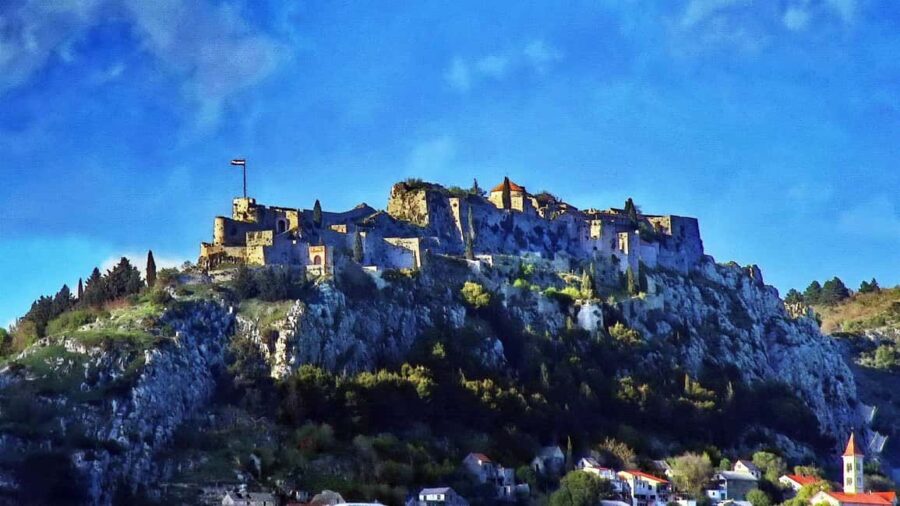 Game of Thrones Klis Fortress + Ethno Village in 8 languages - Overview of the Dalmatian Countryside Open-Top Bus Experience