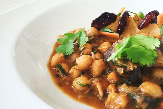 Garum & Seafood Lisbon Food Tour - The Guides Expertise and Storytelling Style