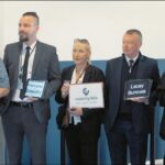 Gatwick Airport Transfer: to or from Southampton - Onboard Amenities: Wi-Fi, Snacks, and Bottled Water